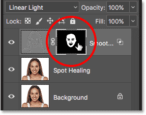 Switching to the layer mask view in Photoshop