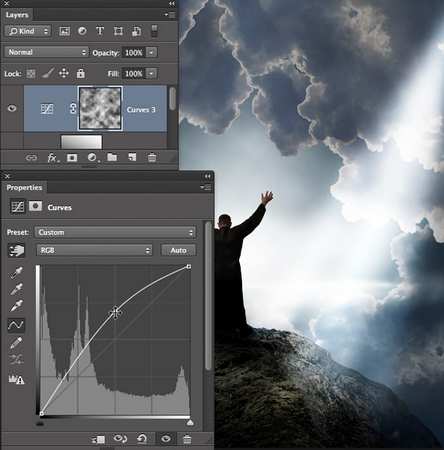 Filter> Render> Cloud را انتخاب کنید تا ماسک را با یک جلوه ابری پر کند. برای تصحیح شدت اثر روی تصویر، با نقطه روی منحنی بازی کنید.