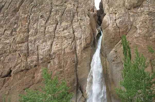 آبشار طبیعی ایران